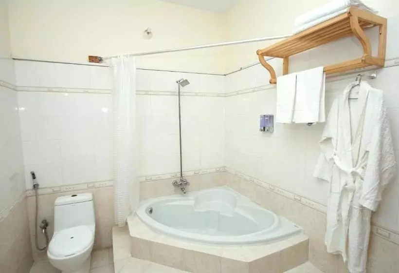 هتل World Inn By Wi