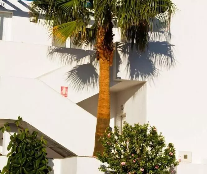 Apartamentos Parque Tropical En Lanzarote