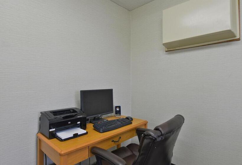 Hotel Americas Best Value Inn And Suites Bismarck