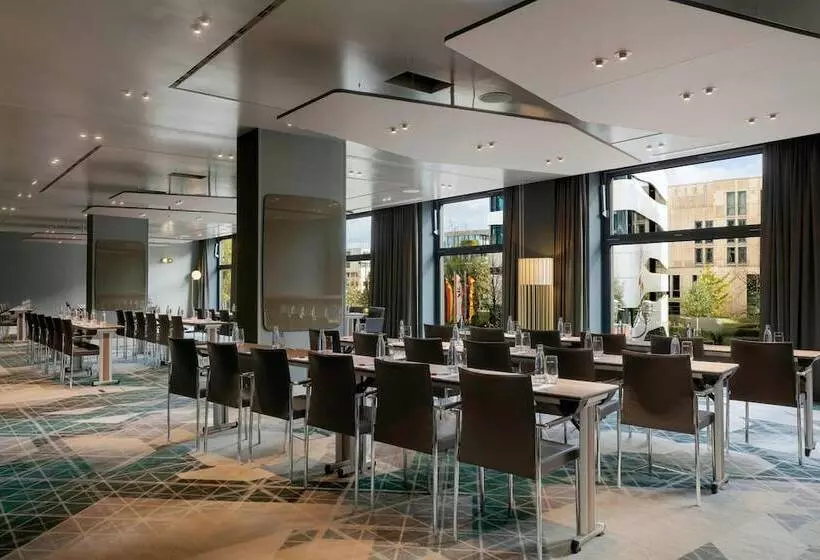 Отель Berlin Marriott