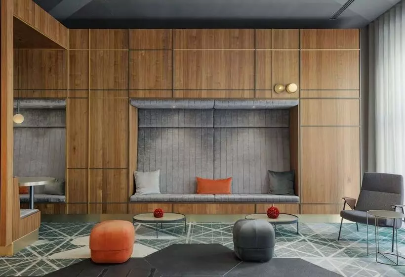 Отель Berlin Marriott