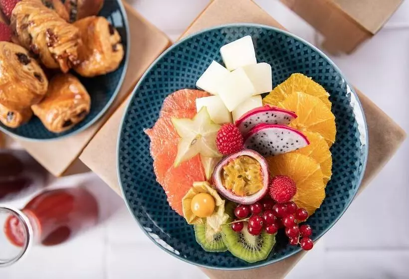 Отель Berlin Marriott