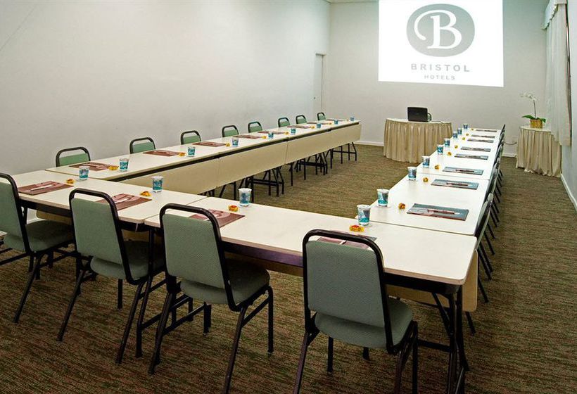 Bourbon Vitoria Residence Hotel