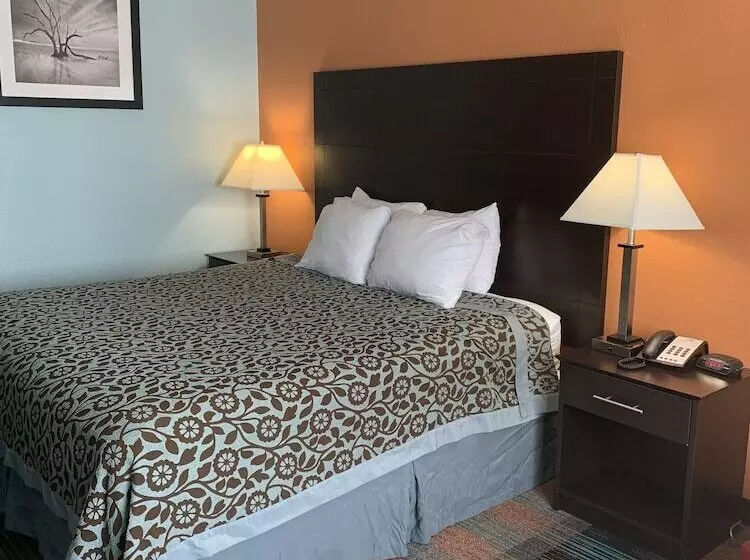 בית מלון כפרי Days Inn By Wyndham Greenwood Sc