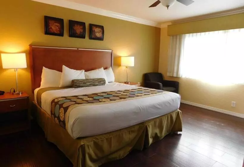 Отель Deer Haven Inn