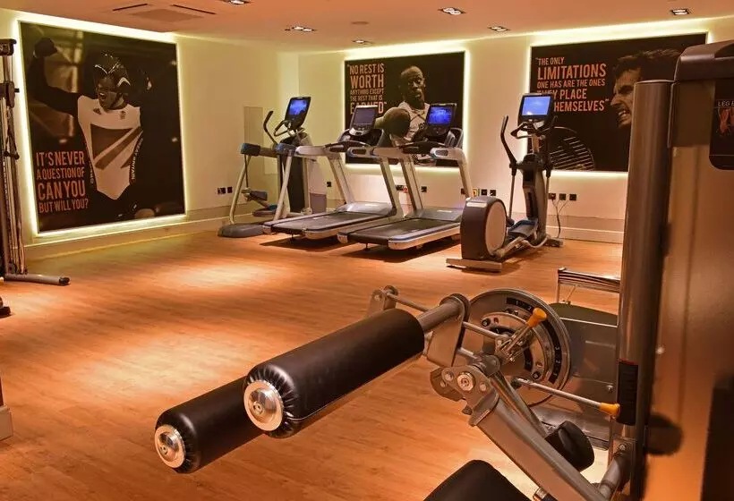 ホテル Doubletree By Hilton Edinburgh  Queensferry Crossing