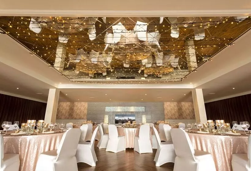 Hotel Doubletree By Hilton Edinburgh Queensferry Crossing