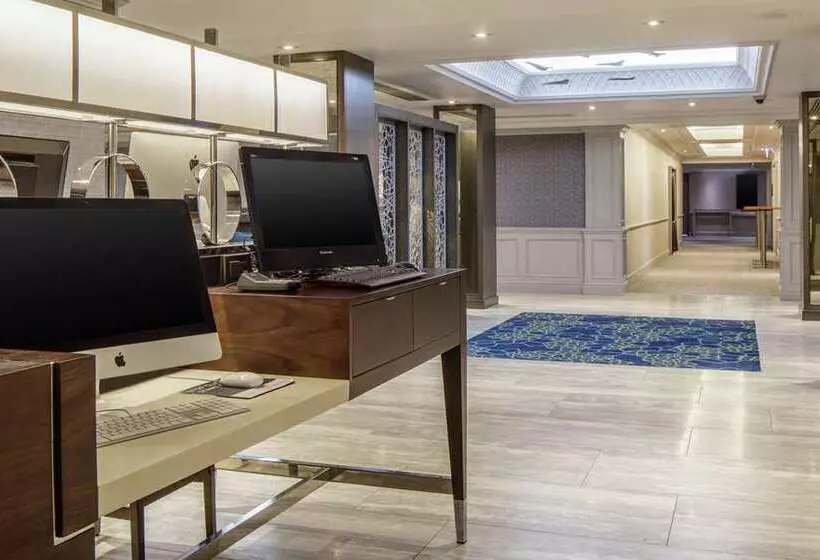 هتل Hilton East Midlands Airport