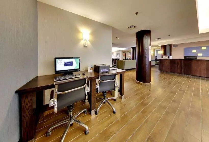 Holiday Inn Express Hotel & Suites Edmonton International Airport, An Ihg