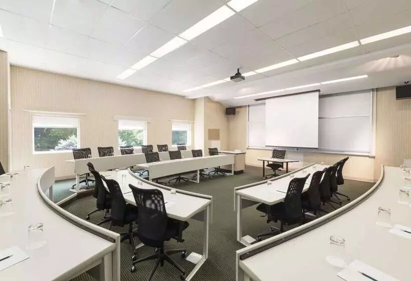 酒店 Ivey Spencer Leadership Centre