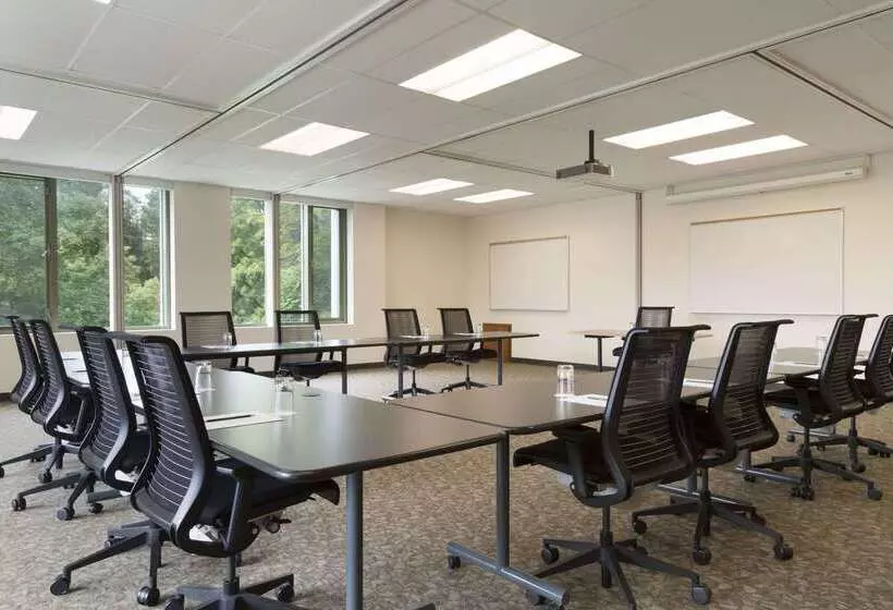 酒店 Ivey Spencer Leadership Centre