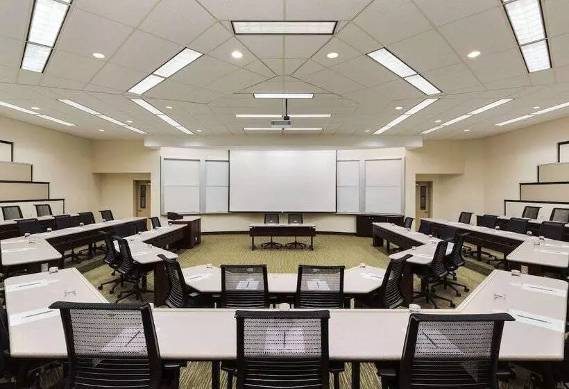 酒店 Ivey Spencer Leadership Centre