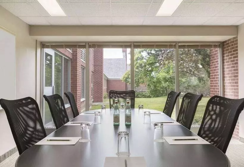 酒店 Ivey Spencer Leadership Centre