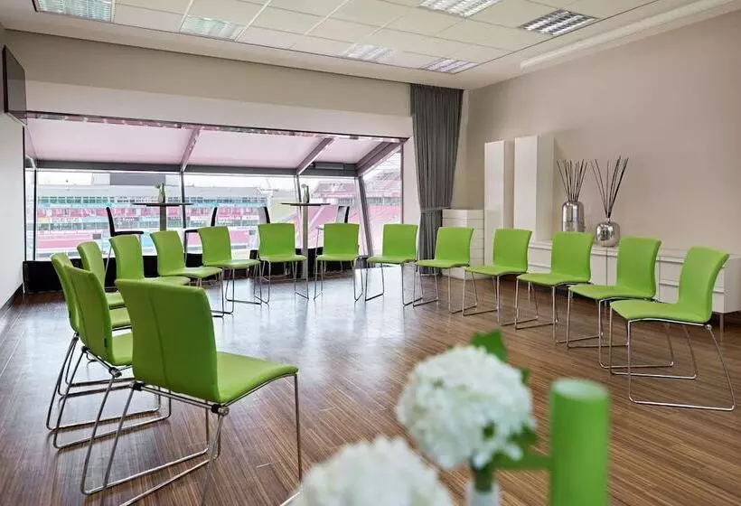 Lindner Hotel Leverkusen Bayarena, Part Of Jdv By Hyatt