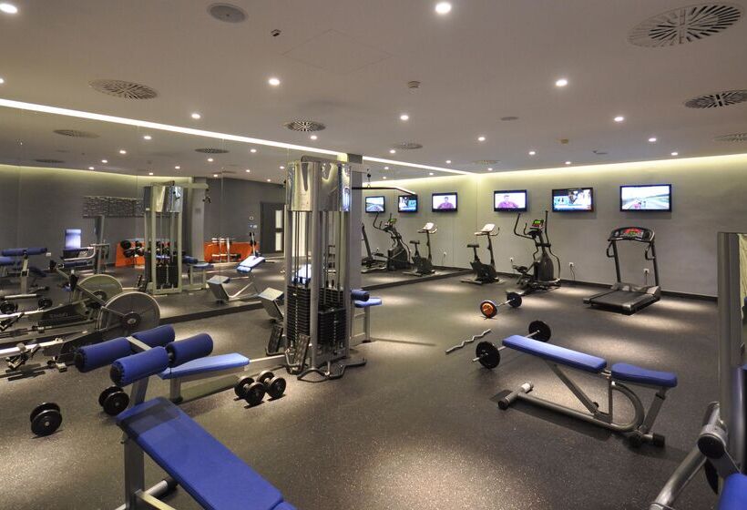 בית מלון כפרי Park Plaza Histria Pula