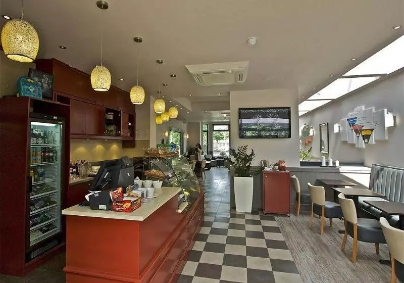 Hotelli The London Pembury