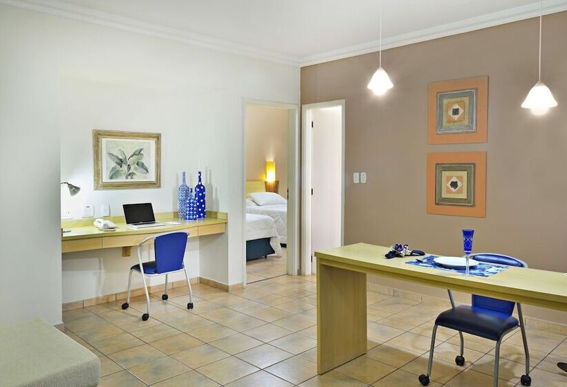 酒店 Plaza Inn Flat Araxa