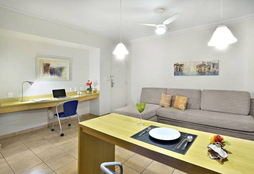 酒店 Plaza Inn Flat Araxa