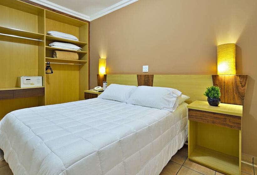 酒店 Plaza Inn Flat Araxa