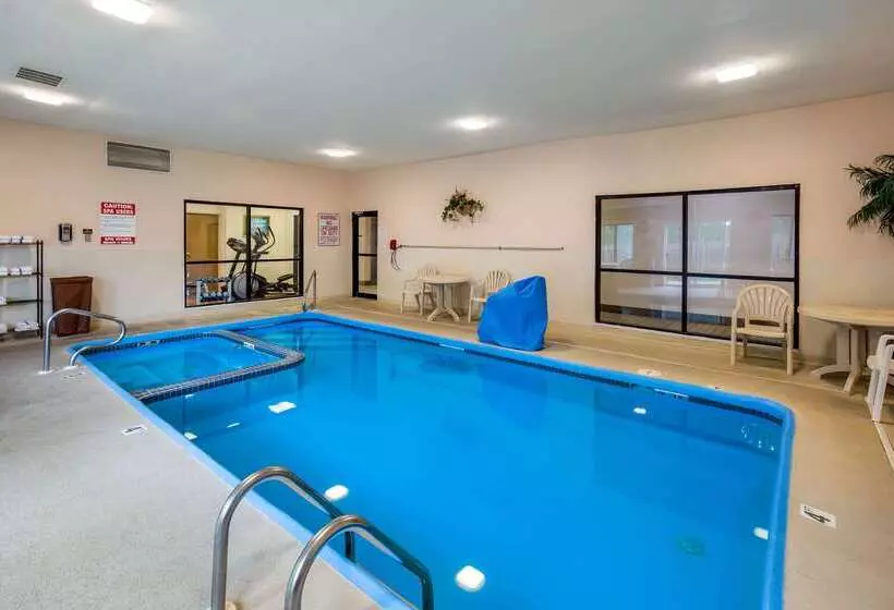 هتل Quality Inn I70 Near Kansas Speedway