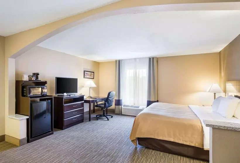 هتل Quality Inn I70 Near Kansas Speedway