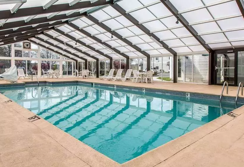 호텔 Quality Inn & Suites Middletown Newport