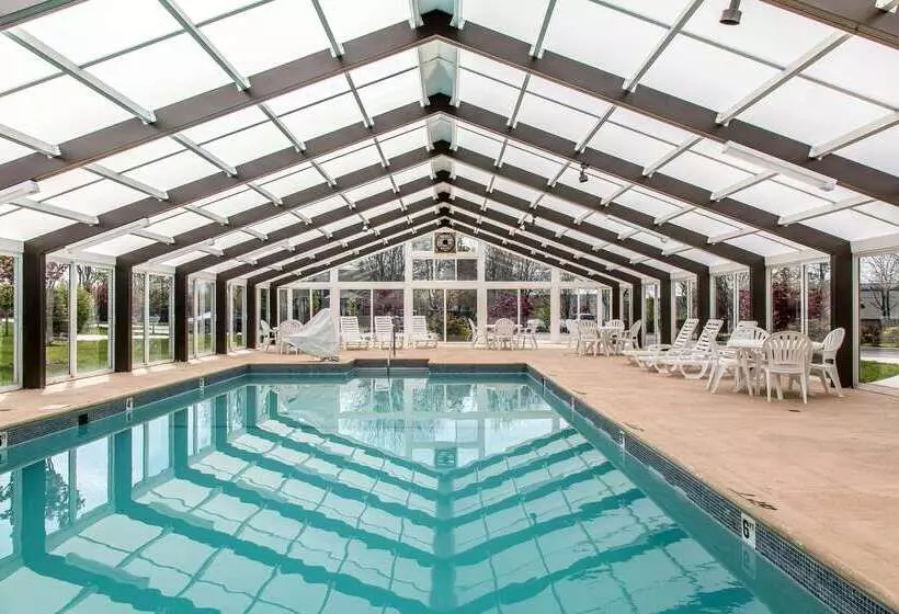 호텔 Quality Inn & Suites Middletown Newport