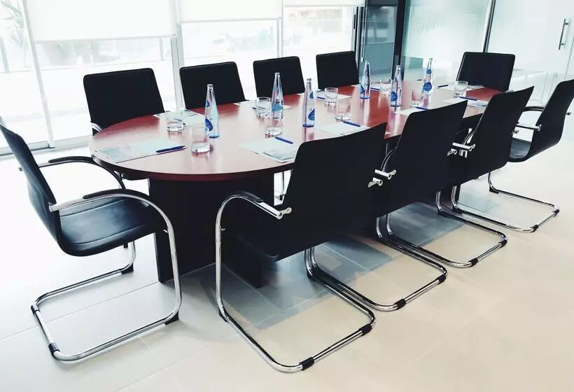 هتل Reverence Life