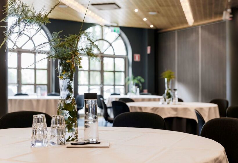 هتل Scandic Star Sollentuna