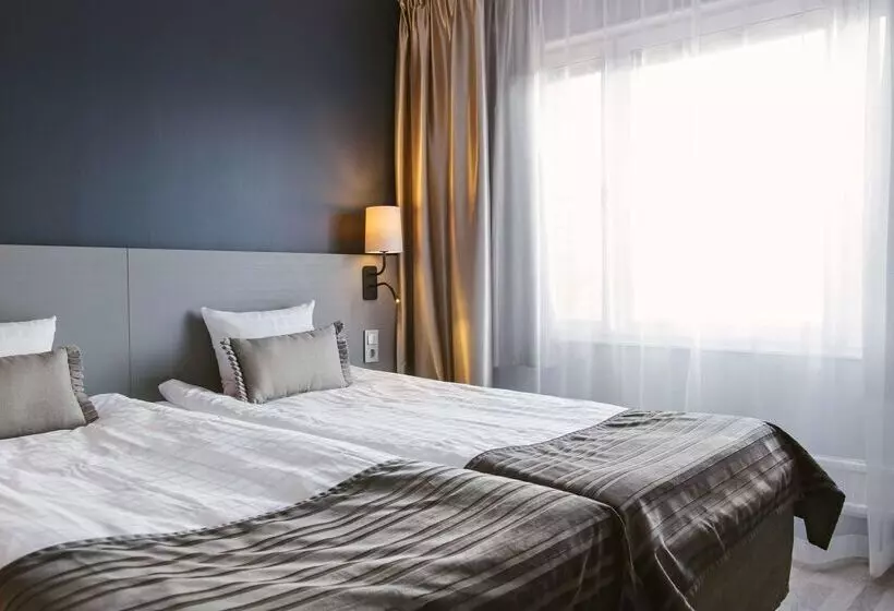 Отель Scandic Star Sollentuna