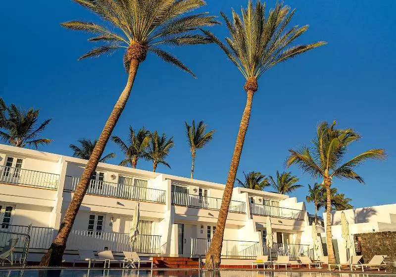 Plus Fariones Apartamentos