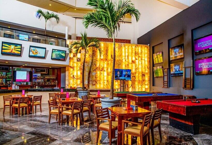 استراحتگاه Oasis Palm