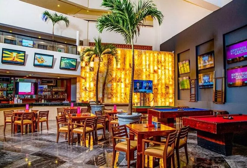 אתר נופש Oasis Palm