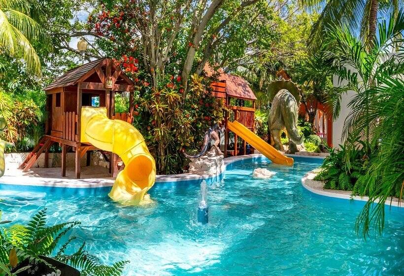 استراحتگاه Oasis Palm