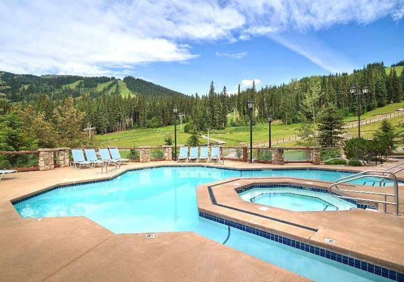 리조트 Sun Peaks Grand Hotel & Conference Centre