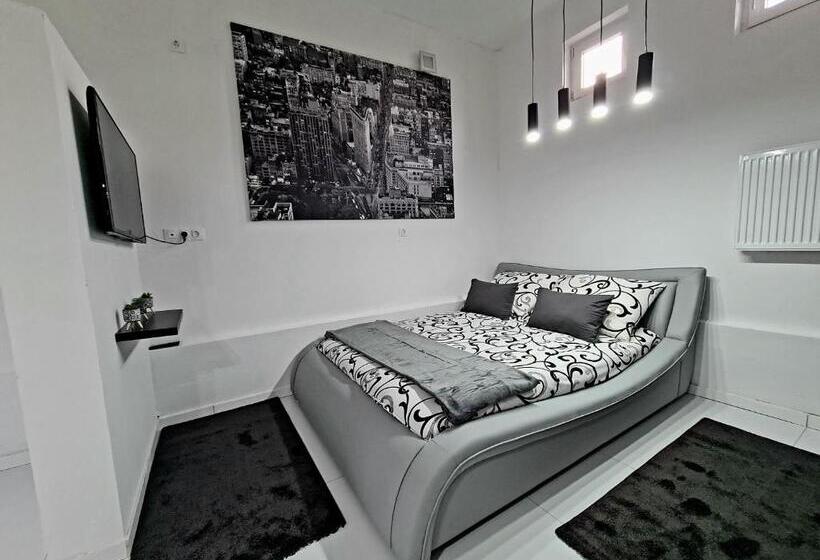 پانسیون Airport Luxury Apartman 42