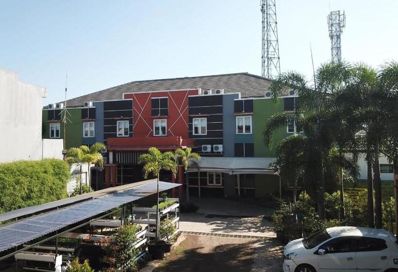 بنسيون Cipamokolan Homestay