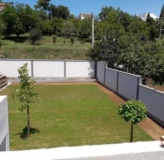 پانسیون Luxury Villa Magic