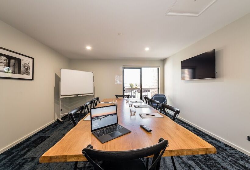 Avenue Motel Apartments