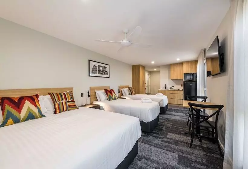 Avenue Motel Apartments