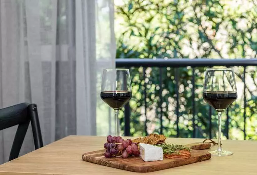 Avenue Motel Apartments