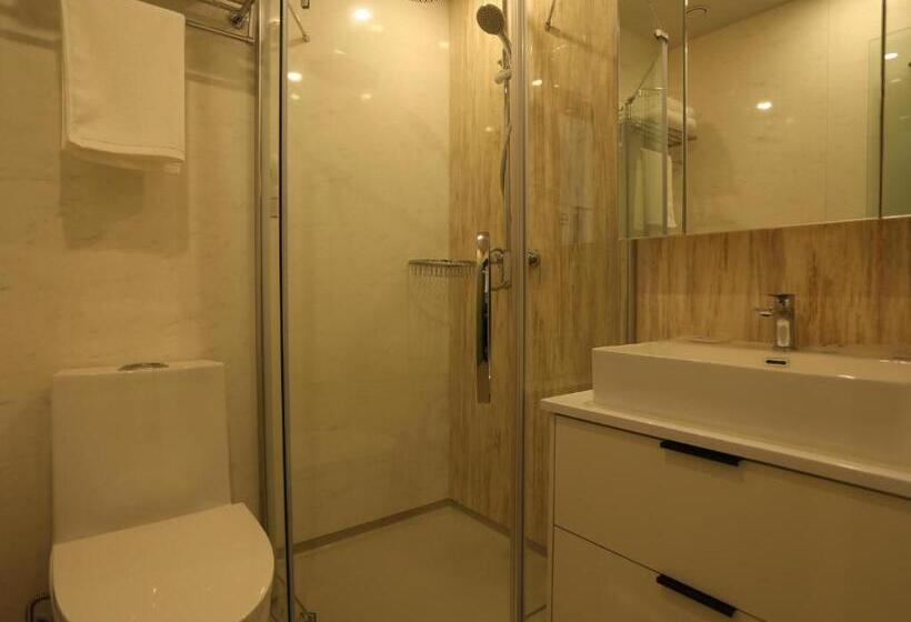 Hotel 7days Premium Xi'ning Dashizi Center Branch