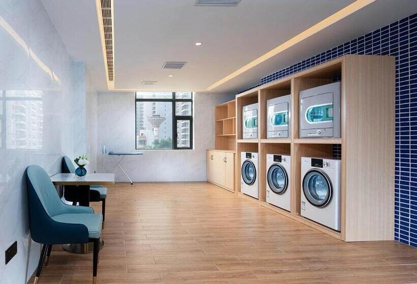 Kyriad Marvelous Hotel Maoming Dianbai Wanda Plaza