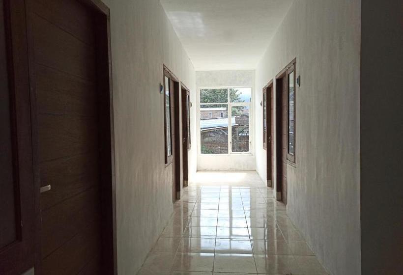 Hotel Oyo 3495 De Priok Townhouse