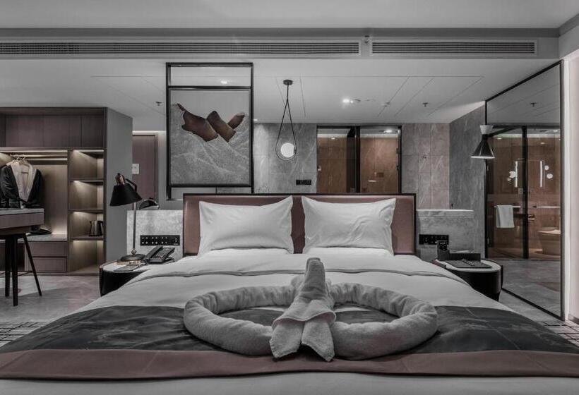 فندق Qingdao Treasure