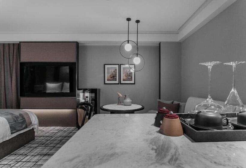 فندق Qingdao Treasure