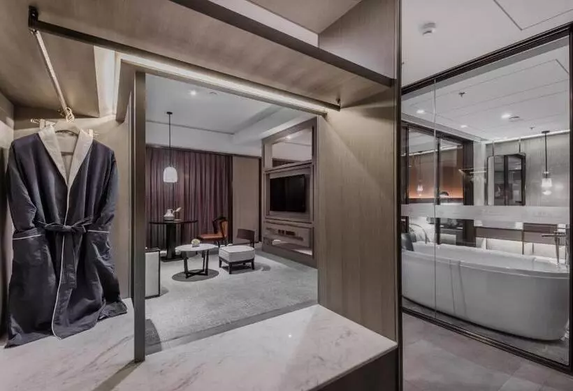 هتل Qingdao Treasure