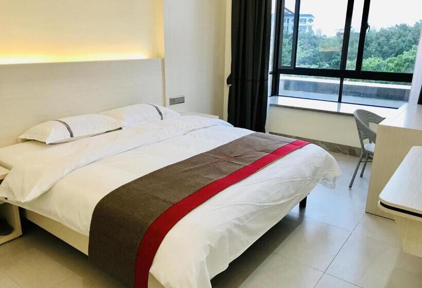 Thank Inn Chain Hotel Hainan Oriental City Triangle Park