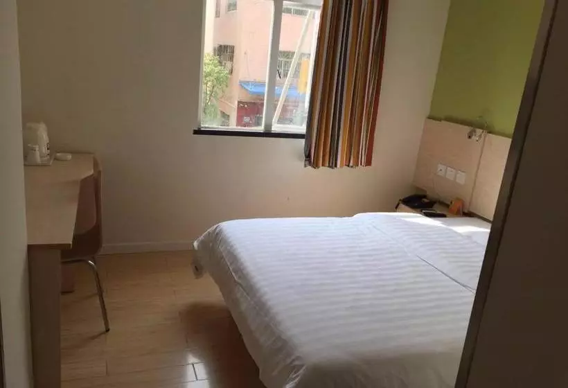 هتل 7days Inn Shenzhen Airport Hourui Metro Station