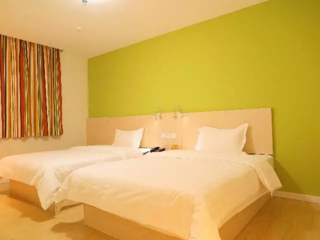 هتل 7days Inn Shenzhen Airport Hourui Metro Station